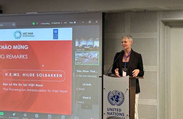 Giải pháp mới giảm rác thải nhựa tại Việt Nam